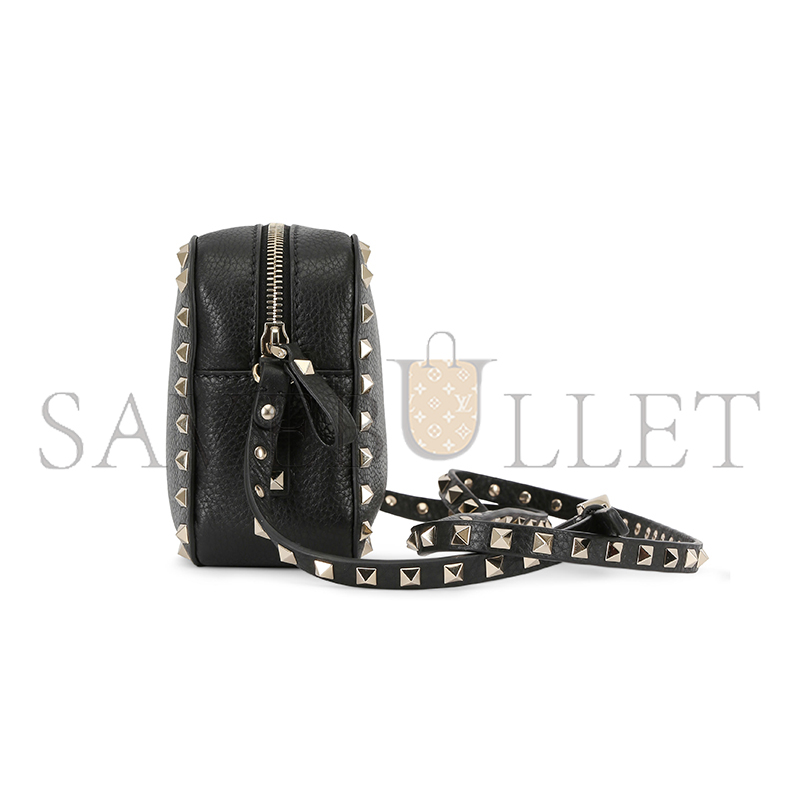 VALENTINO GARAVANI PEBBLED CALFSKIN ROCKSTUD CAMERA CROSSBODY BAG BLACK 168173 (18*13*8cm)